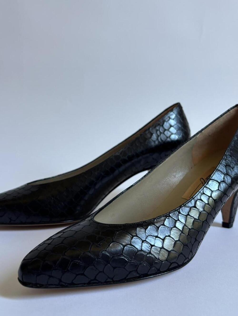 Amalfi Monica Black Anaconda Leather Kitten Heels